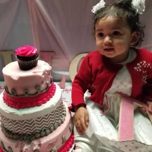 Meet your Posher, Laura